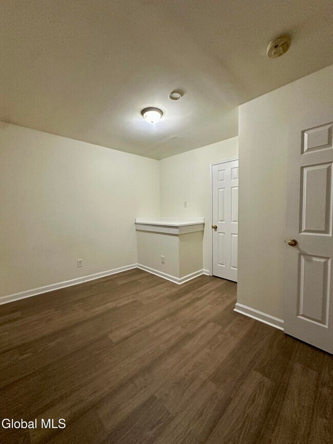 Building Photo - 910 19th St