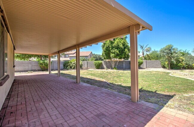 Building Photo - 4836 S Summit Ct