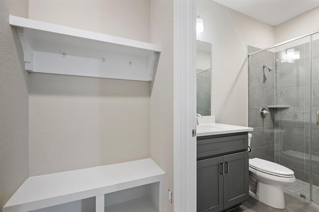 Building Photo - 1220 Sloane Manor Trace