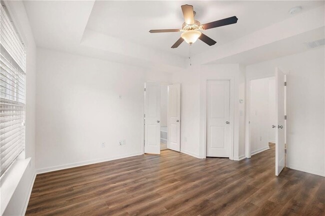Building Photo - 4915 Longview Walk