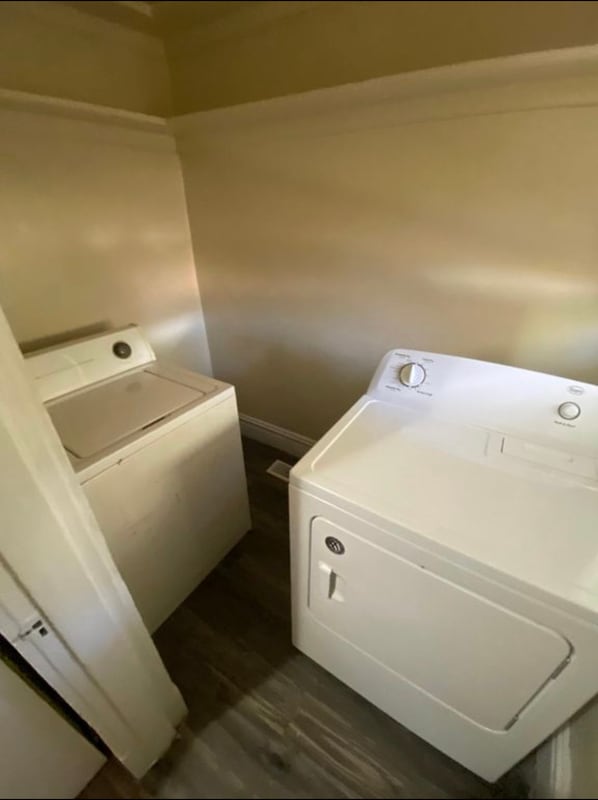 Building Photo - 200 Minor St