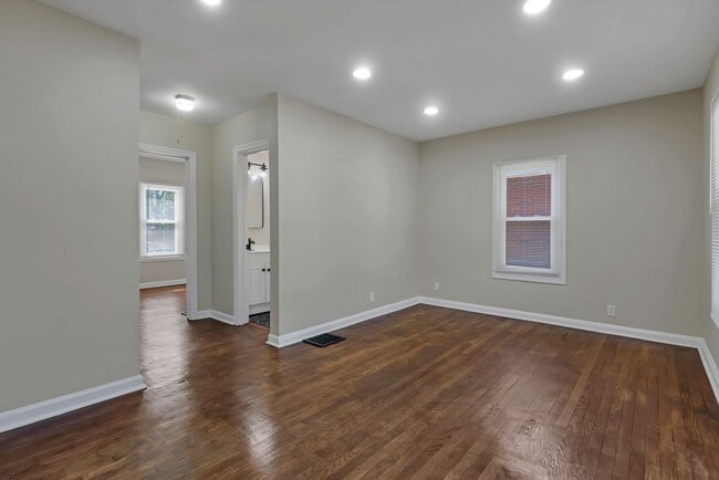 Building Photo - Newly Refreshed 3-Bed Bungalow with Bonus Sunroom & Finished Attic – Columbus Living!