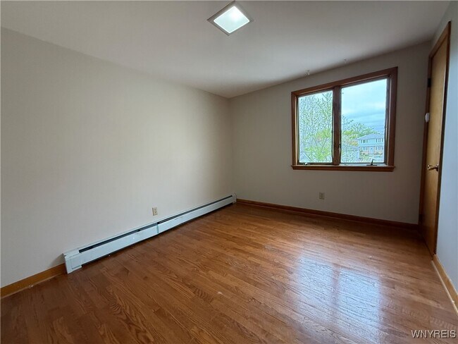 Building Photo - 437 Springville Ave