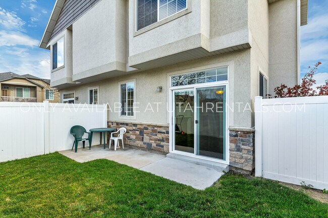 Building Photo - 928 Chelsea Ln