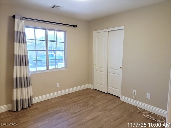 Building Photo - 8615 Little Fox St