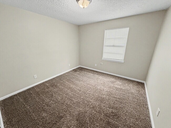 Building Photo - 4551 Sunny View Dr