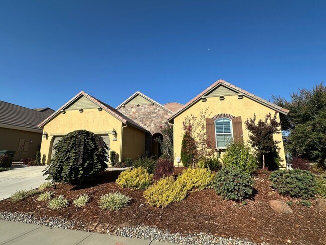 Building Photo - Impressive All Single Story 3 Bedroom, 2.5...