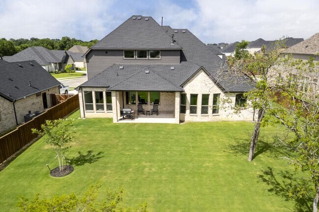 Building Photo - 2302 Royal Dove Ln