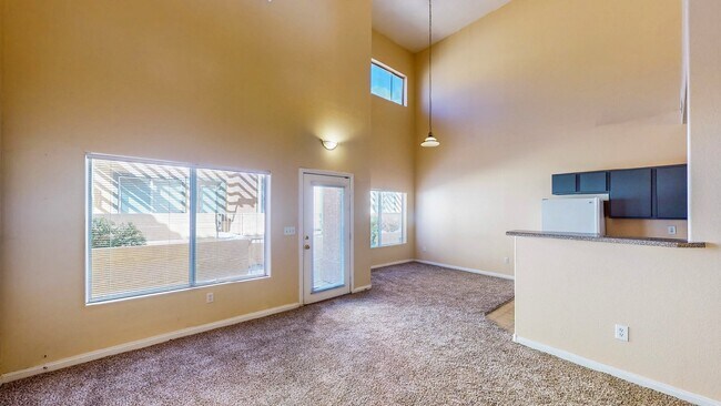 Building Photo - ** 2 weeks free rent. Excluding recurring fees** 2 BDR / 2.5 BATH SPACIOUS HOME