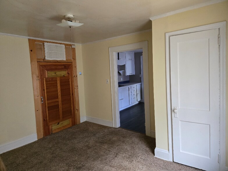 Building Photo - 824 Wabash Ave