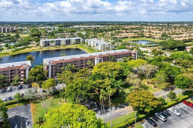 Building Photo - 7340 Amberly Ln