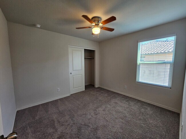 Building Photo - SHORT/LONG TERM /FREE RENT CALL FOR DETAILS