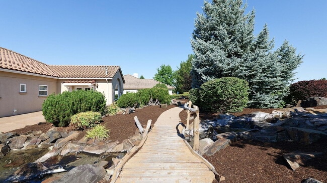 Building Photo - 143 Pine Lake Dr