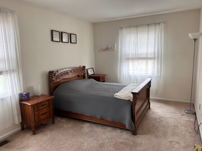 Building Photo - 276 Stone Ridge Dr