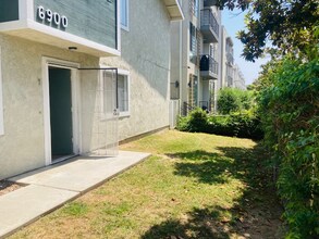 Building Photo - 6900 Knowlton Pl