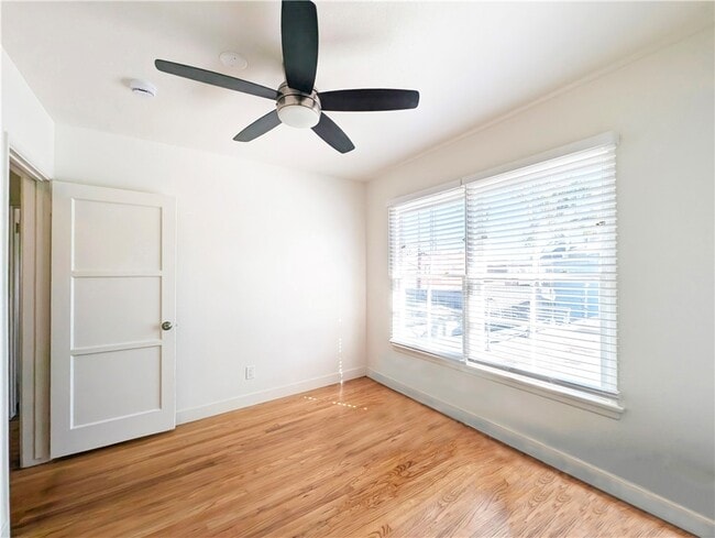 Building Photo - 21 26th Ave