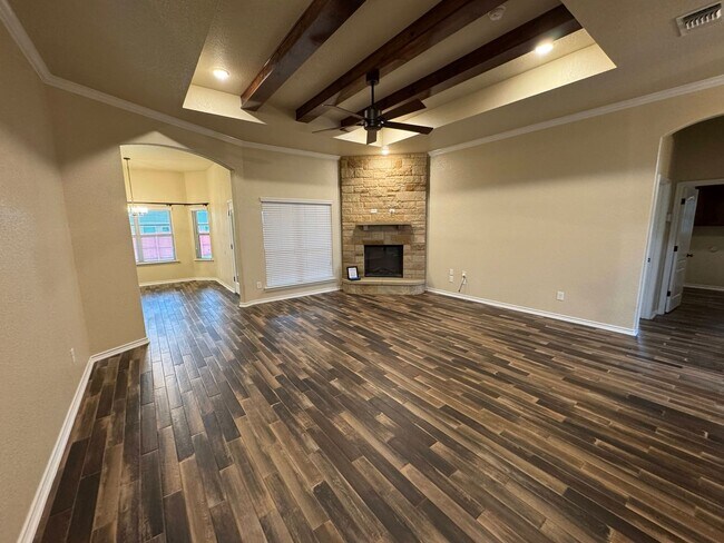 Building Photo - 5907 Verde Dr