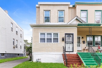 Building Photo - 137 Bartram Ave