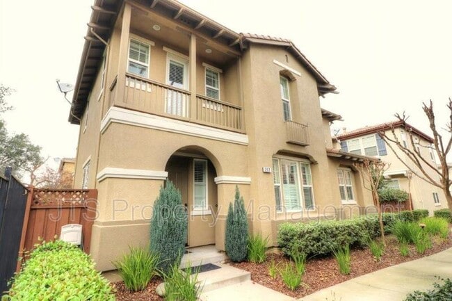 Building Photo - 217 Barnhill Dr