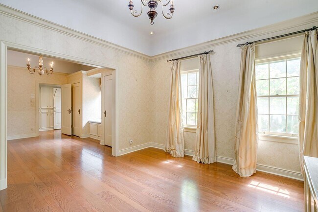 Building Photo - Prime Location- Classic 1936- 3 Bed, 3.5 Bath, Seconds from River Crest Country Club- 76107