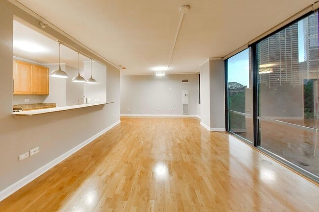 Building Photo - 201 N Westshore Dr