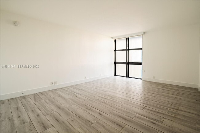 Building Photo - 1111 Crandon Blvd