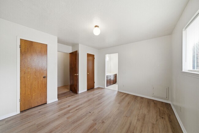 Building Photo - 4506 Jamaica Ln