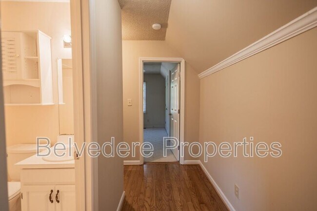 Building Photo - 8 Barret Place