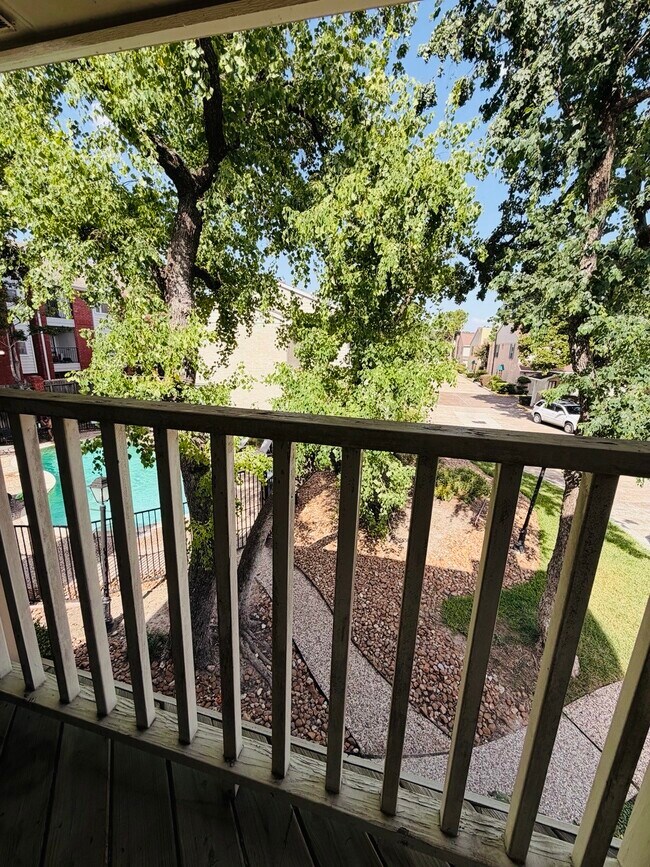 Building Photo - 2220 Bering Dr