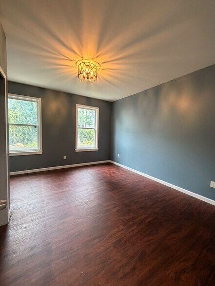 Building Photo - 14 122nd St
