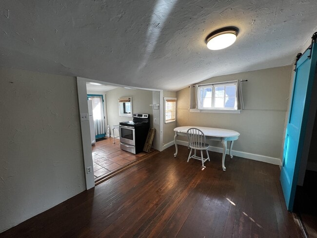 Building Photo - 1225 H St