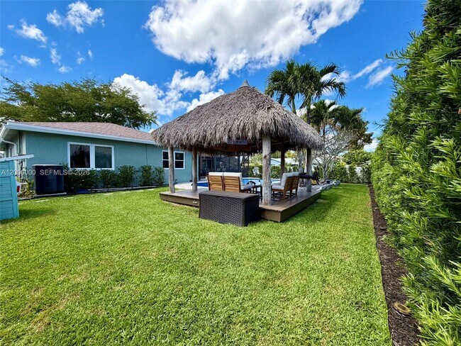 Building Photo - 5704 SW 116th Ave