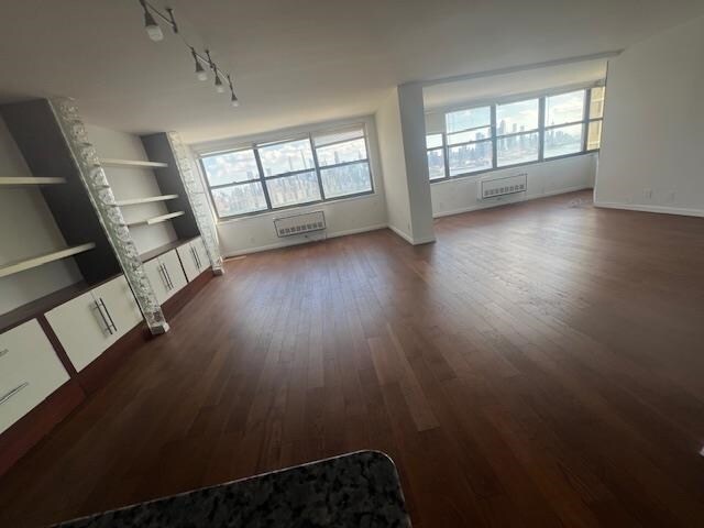 Building Photo - 7000 BLVD E