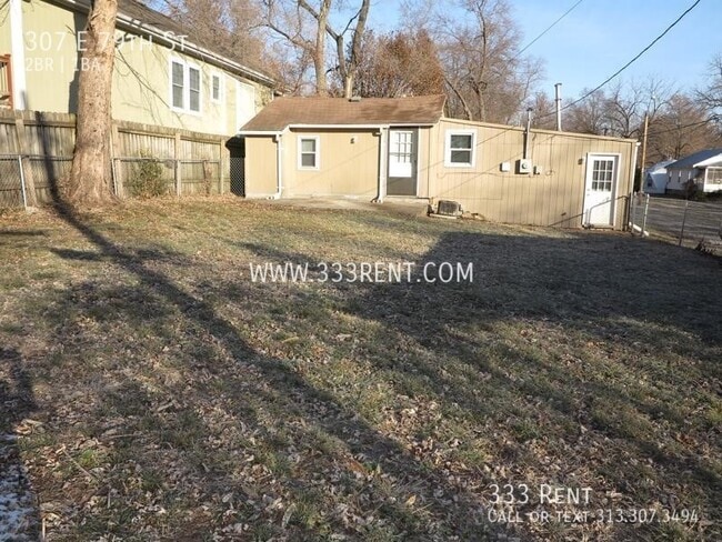 Building Photo - 307 E 79th St