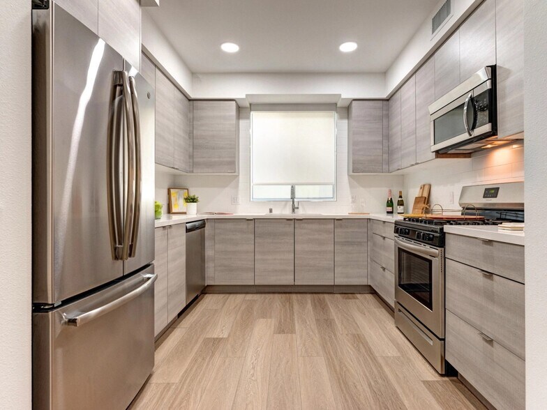 Building Photo - 1330 Federal Ave