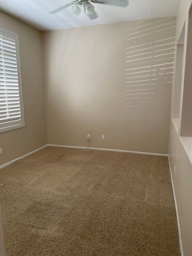Building Photo - Paloma Del Sol Home
