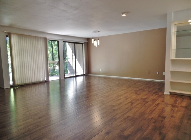 Building Photo - 13680 NE 69th St