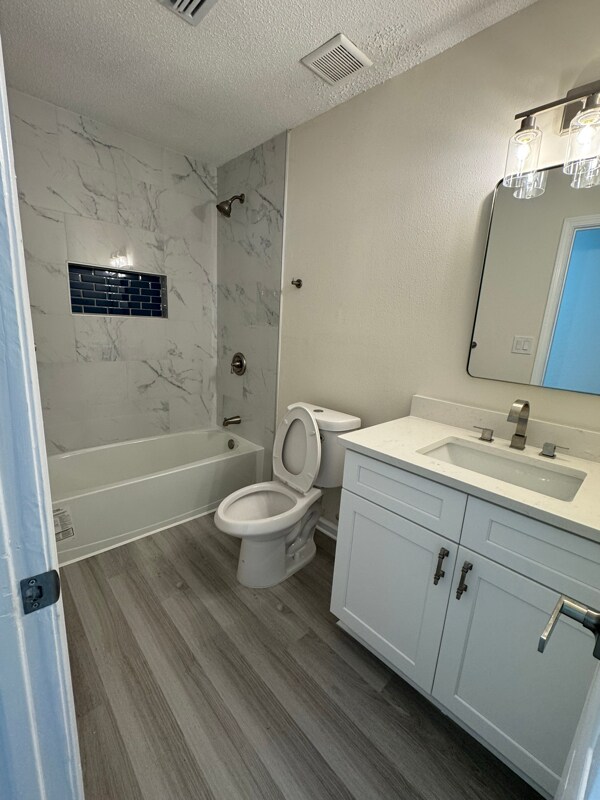 Building Photo - 5818 Pinecrest Rd