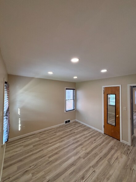 Building Photo - 1429 Venice St