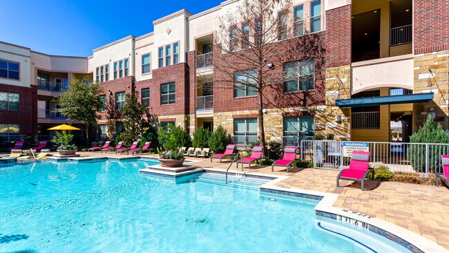 Building Photo - 5353 Las Colinas Blvd