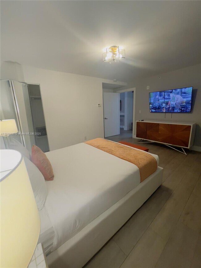 Building Photo - 6755 Harding Ave