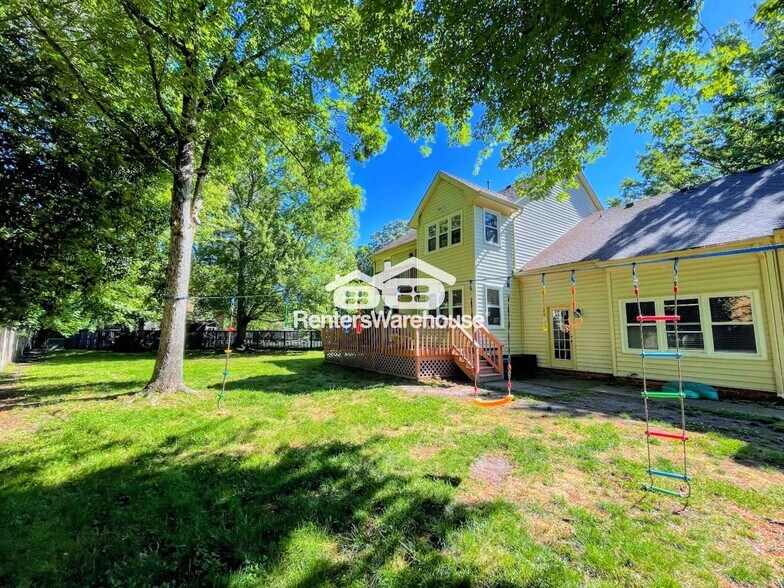 Building Photo - 804 Walnut Forest Ct