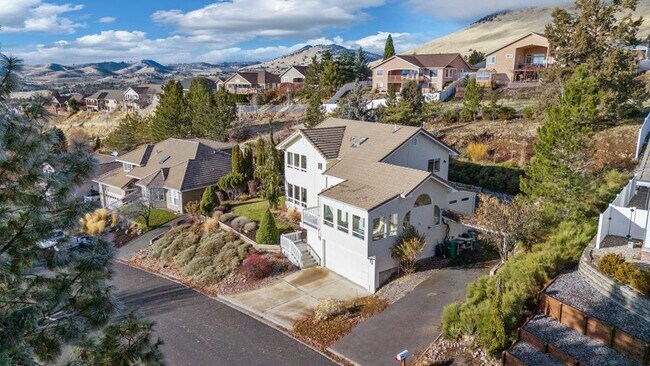Building Photo - 5663 Basin View Dr