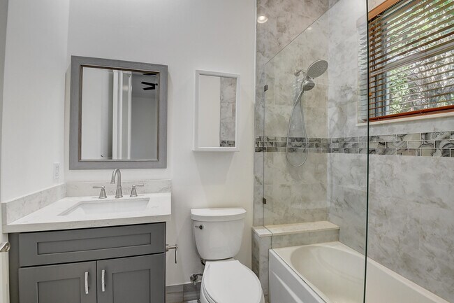 Building Photo - 6711 Royal Orchid Cir