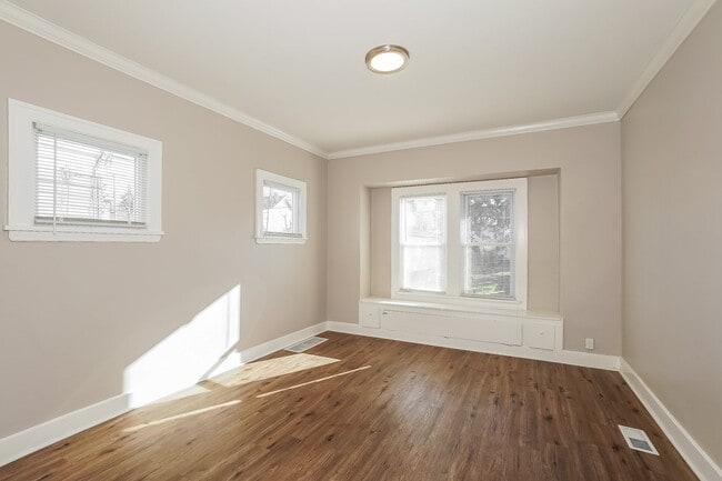 Building Photo - 3260 Cedarbrook Rd