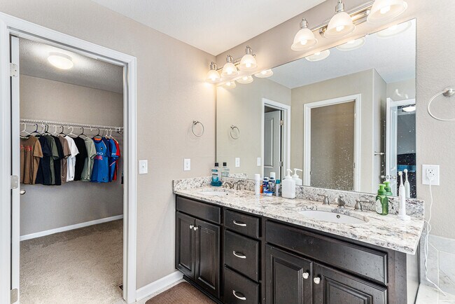 Building Photo - 12648 Fisher Dr