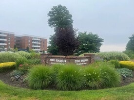 Building Photo - 1460 Elm St