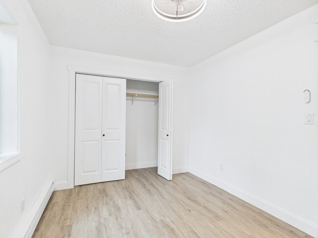 Building Photo - 2663 S Turner St