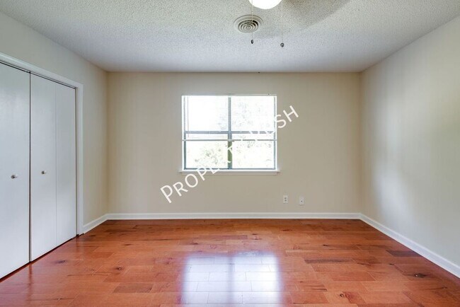 Building Photo - 46 Bell Rd