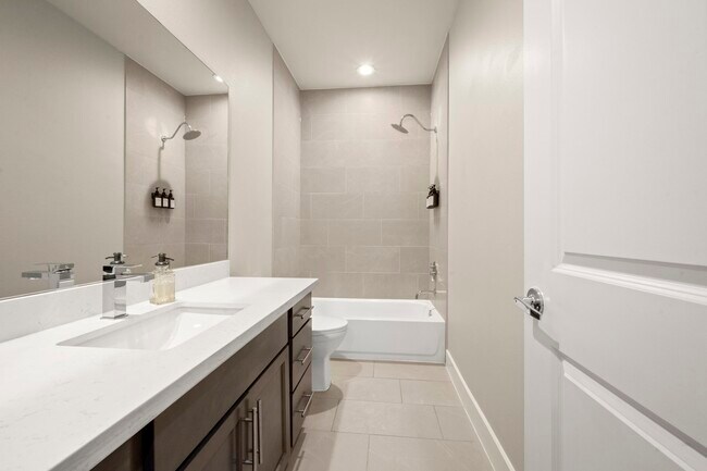 Building Photo - 138 Knightsbridge Park Ln